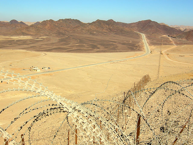 egypt.israel.border.eilat