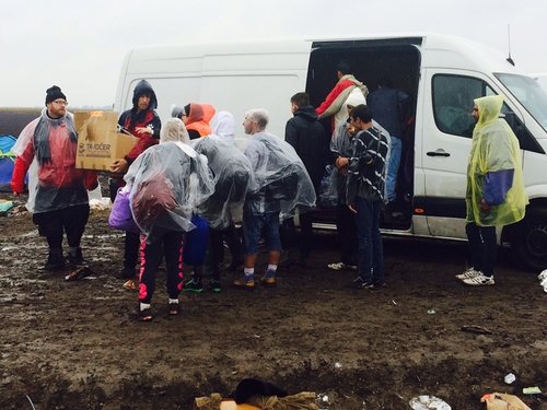 Relief efforts for Syrian refugees near the border with Serbia in Hungary. (Credit: JDC)