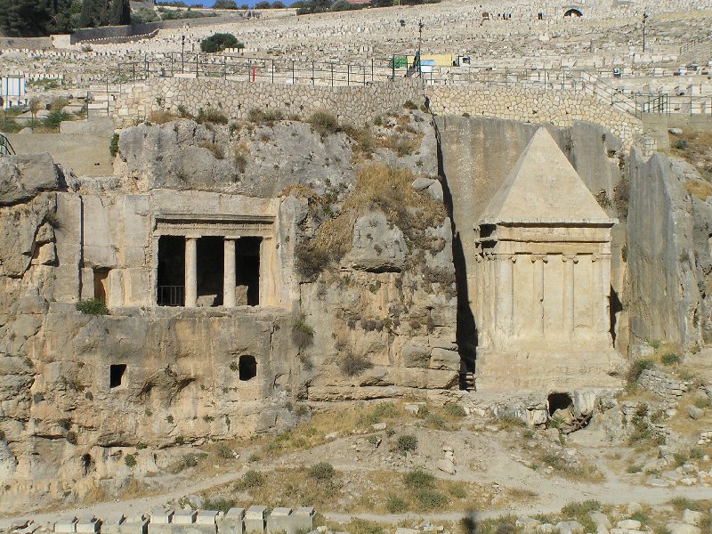 [Image: mount.zakharia.hezir.tombs.jpg]