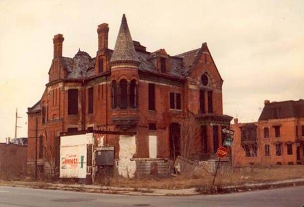  Detroit. ruined house