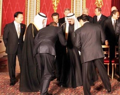 President Obama bows to the Saudi King