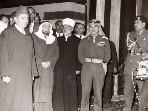 Sheikh Muhammad Ali Jabari (in white turban) and King Hussein (in uniform)