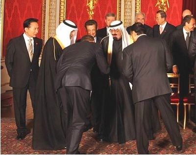 Obama bows to saudi king